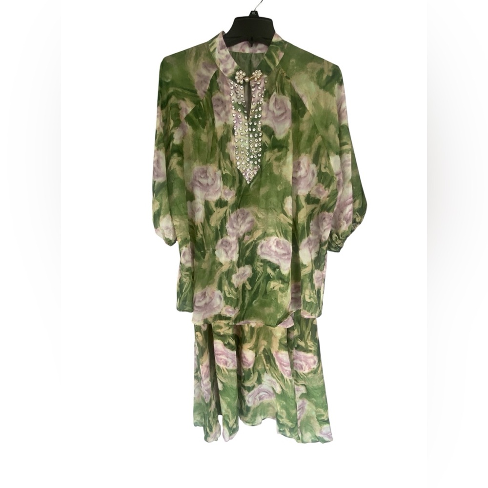 Handmade Green Floral Two-Piece skirt set Embellished Neck 26” W unstretched